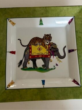 Decorative Ceramic Serving Platter with Tiger and Elephant Motif - Green